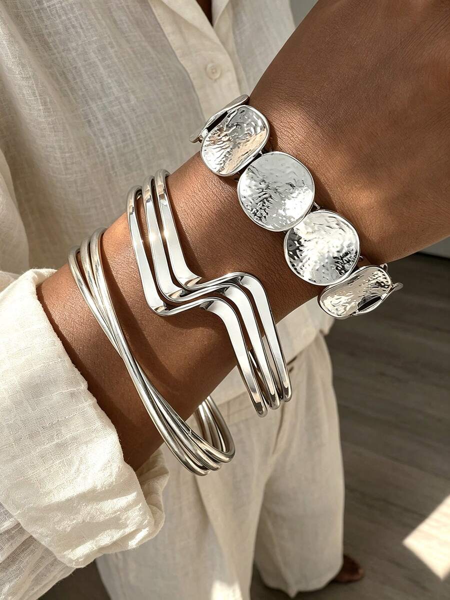 Ensemble de 3 bracelets larges et épais, style métal minimaliste uni, design vintage élégant et exquis, motif géométrique avec disque et ruban, texture asymétrique croisée multicouche, style exagéré, pour vacances, fêtes, rendez-vous, cadeau, port quotidien et personnalisé - Argent - Voir 1