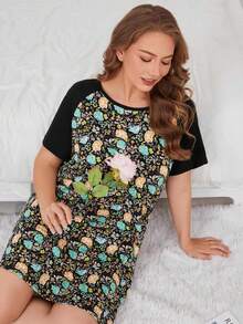 Plus Size Women's Summer Round Neck Short Sleeve Loose Ditsy Floral Nightgown - Green - View 5