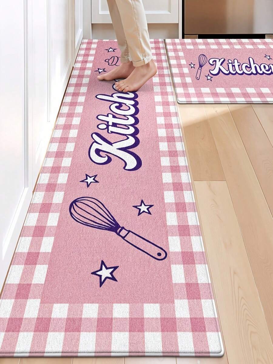 1 pieza, Alfombra de cocina de estilo Ins innovadora con cuadros rosa y blanco, alfombra de cocina de lujo nórdico con letras, alfombra de cocina, alfombra antideslizante larga para pies con estilo femenino, alfombra de pasillo de cocina con utensilios de cocina de dibujos animados - Material de franela suave, cómodo y resistente a las manchas, peso aprox. 850g/㎡ - Perfecta para decoración del hogar, alfombra de cocina, alfombra de cocina, alfombra de sala de estar, alfombra de dormitorio, alfombra de lado de la cama, alfombra de estudio, alfombra de comedor, alfombra de baño