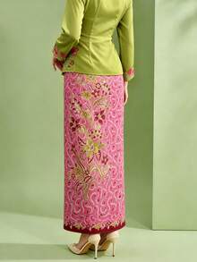 1件女款 Nyonya Kebaya 印花優雅長裙，春/夏 - 紅色 - 查看 3