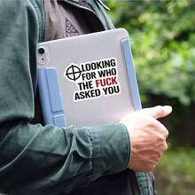 1片 3英吋 1片 3英吋「Looking For F Asked You」幽默諷刺成人趣味貼紙，適用於筆電、水壺、筆記本、杯子，適合學生、教師、上班族、創意工作者、零售人員、通勤者及喜愛大膽毒舌風格的人 - A - 查看 4