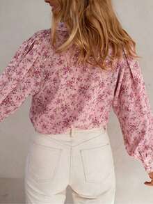Áo sơ mi nữ dài tay in họa tiết, cài cúc phía trước, chất liệu polyester, có cổ và tay áo kiểu tay phồng, dáng suông, hơi mỏng, màu hồng nhạt, thích hợp cho kỳ nghỉ xuân. - Hồng - Xem 3