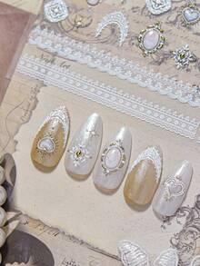 Autocollants pour ongles d'été avec motif de dentelle vintage baroque en relief, décoration d'ongles minimaliste avec cœur français et gemme - Multicolore - Voir 2