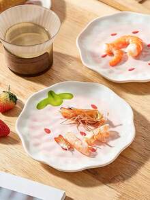 1pc/2pcs/4pcs Strawberry Ceramic Plate Set, 6-Inch Cartoon Underglaze Cake Dessert Plate, Fruit Snack Plate, Breakfast Bread Plate, Afternoon Tea Snack Plate, Side Dish Plate, Korean Kimchi Plate, Tabletop Bone Plate, Tabletop Trash Tray, Microwave Oven, Dishwasher - Multicolor - View 10