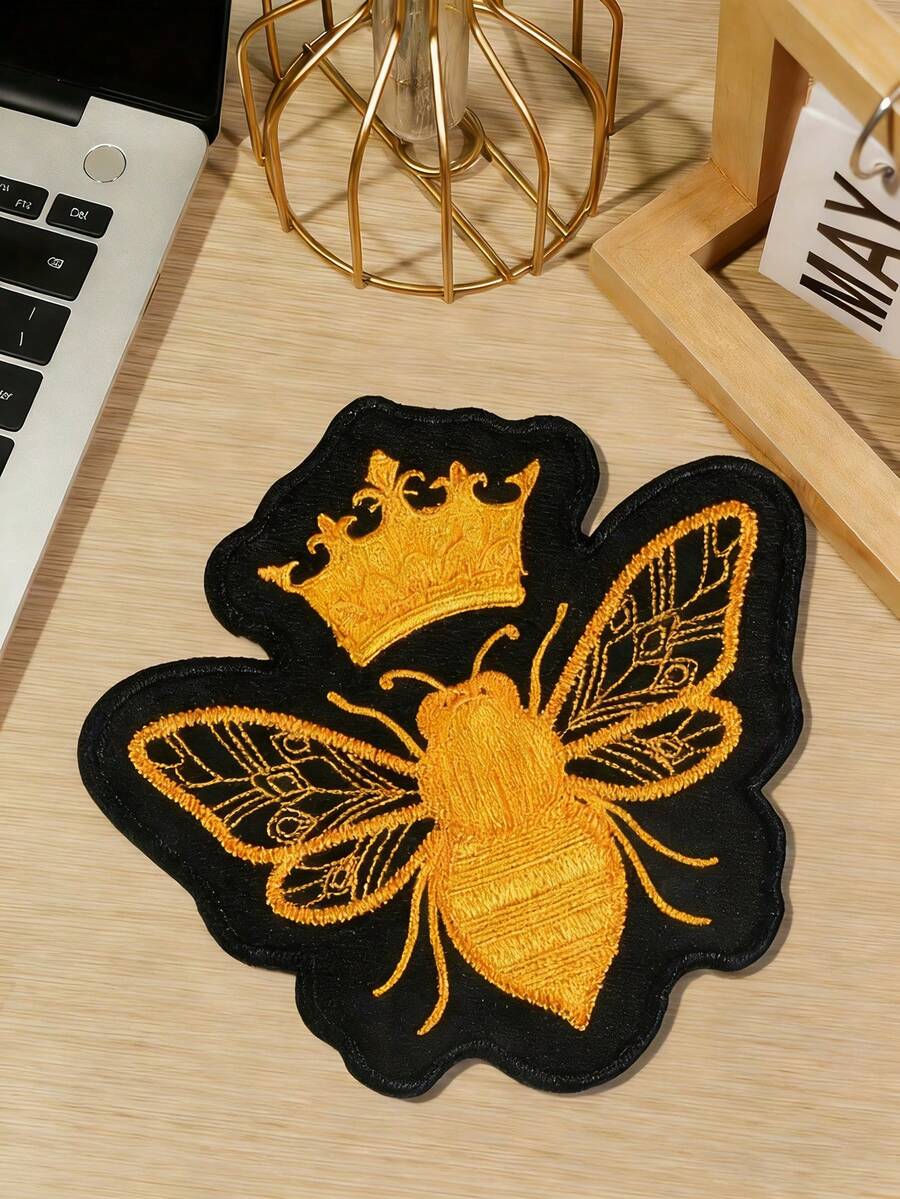 1件--蜜蜂女王刺繡貼布徽章 無縫熨燙轉印 熱轉印/縫製 適用於衣物、包包、帽子 DIY 手工藝品 衣物裝飾 卡通動物設計 精緻獨特風格