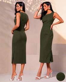 Classic Long Black Dress With A Round Neck, Pockets, And An Elegant Slit Design. - Moss Green - View 2