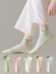 ZUJO 5 Pairs Women's Short Socks, Patterns Include Heart, Bow, Bear, Rabbit, Panda, Suitable For All Seasons, Minimalist & Comfortable - Multicolor - View 3
