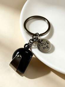 1pc Men's Creative Motorcycle Helmet Keychain, 3D Realistic Cool Helmet Keyring Pendant, Motorcycle Club Small Gift, Car Phone Key Chain, Gift For Friends And Boyfriend - Black - View 4