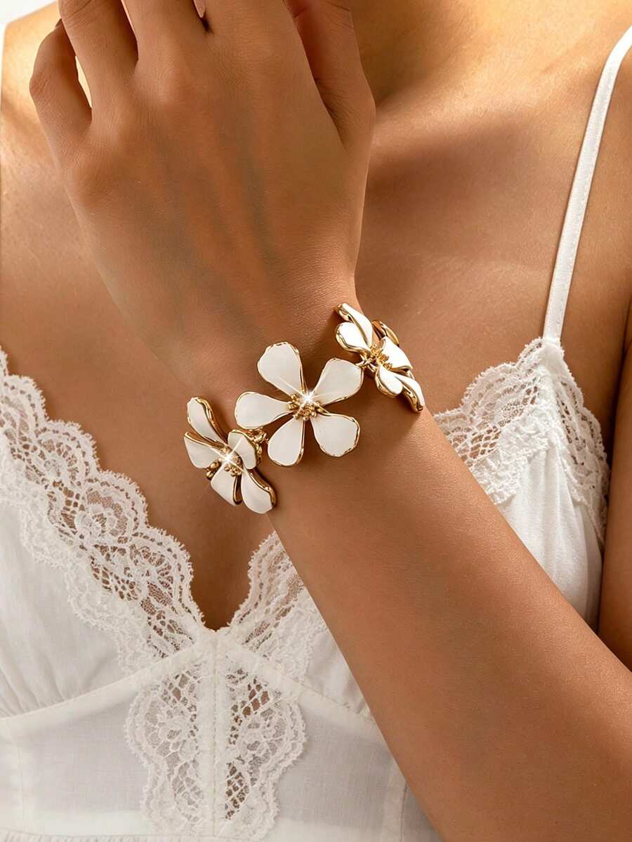 1pc French Luxury White Floral Patchwork Bracelet For Women, Five-Petal Flower Wide Cuff, High-End Elegant Versatile Jewelry For Evening Gowns And Daily Wear, Exquisite Bracelet - White - View 1