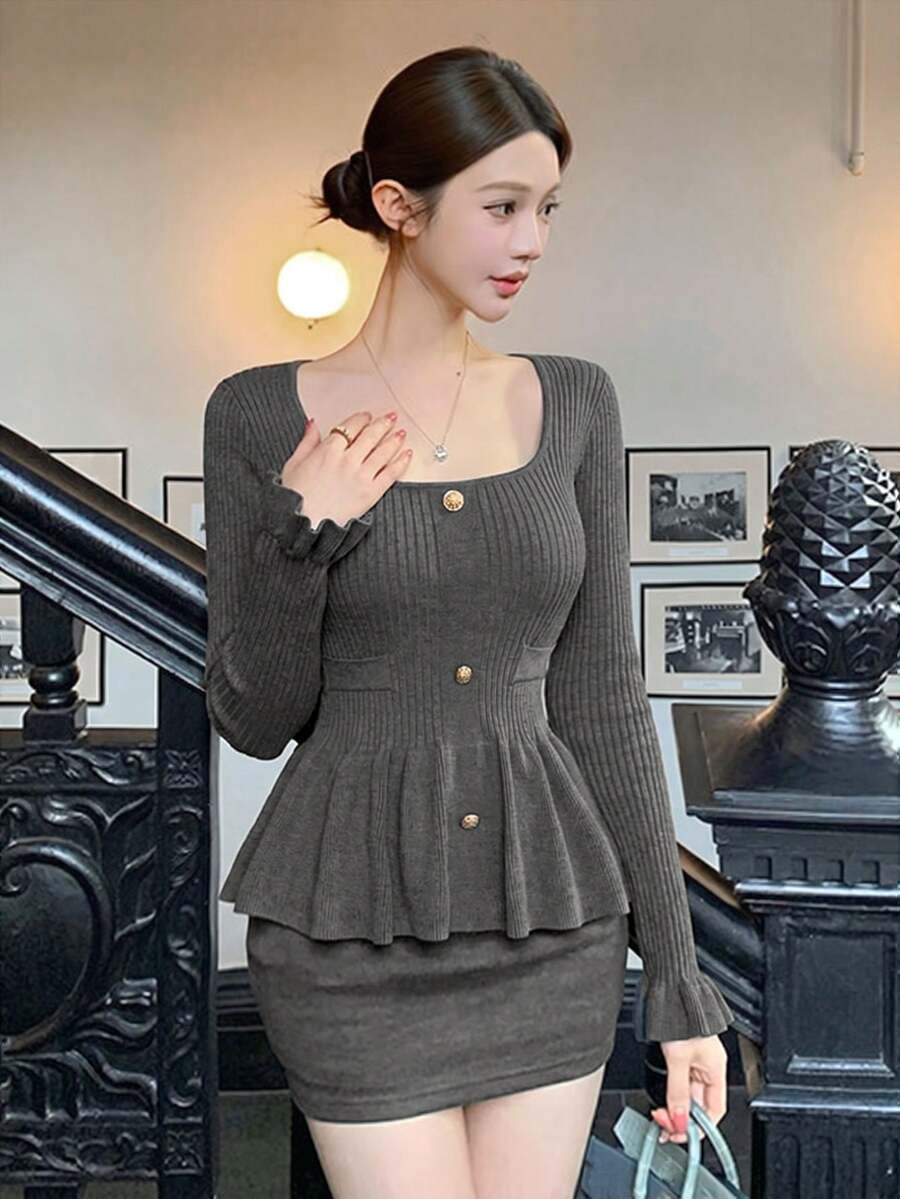 2026 Autumn/Winter New Sexy Ribbed Knit Top With Square Neckline, Waist Cinching Metal Button Decor, Flared Sleeve Slim Fit Sweater - Dark Gray - View 1