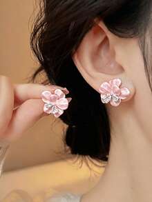 1 par de pendientes de botón con diseño de flor asimétrica elegante y dulce estilo francés, gota de aceite rosa, adecuados para el uso diario y casual de las mujeres - Rosa - Ver 4