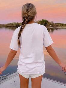 Y2K Lady's Summer Beach Vacation Top, Urban Graffiti Portrait Girl Print Short-Sleeved Women's T-Shirt, Casual, Versatile And Comfortable Style. - 白色 - 查看 2
