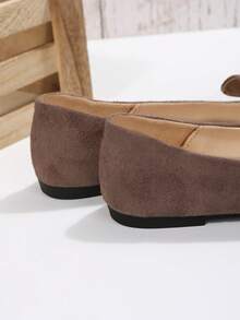 Plus Size 35-45 Women's Fashion Flat Hollow-Out Slip-On Shoes, Comfortable Non-Slip Breathable Casual Loafers, Lightweight Versatile Pointed Toe Soft Sole Pumps, Chocolate Brown Solid Color, Suitable For Spring Summer Autumn Winter, For Wide Feet Please Size Up, Fabric Batch Differences May Cause Slight Color Variation - Brown - View 9
