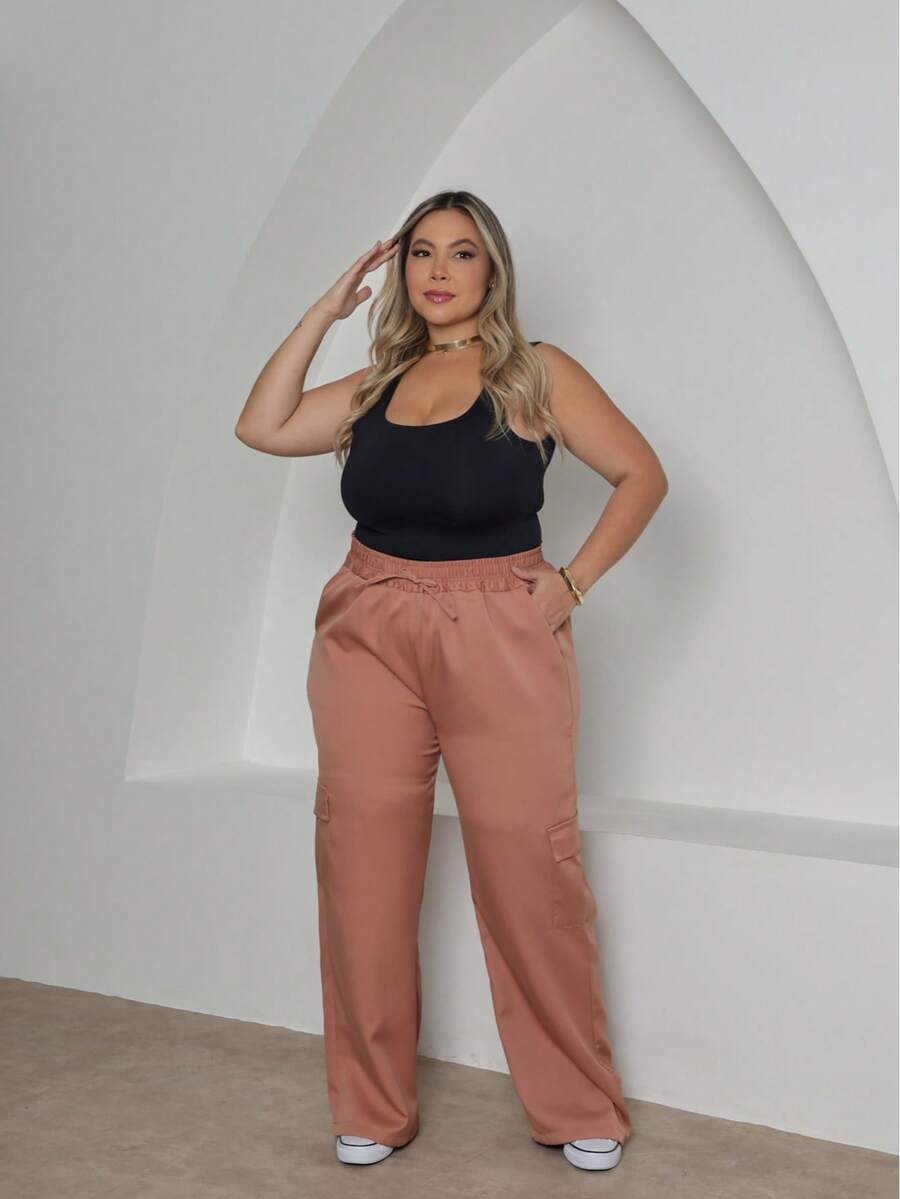 Plus Size Wide-Leg High-Waisted Pants With Cargo Pockets. - Rosa Oxidada - Ver 1