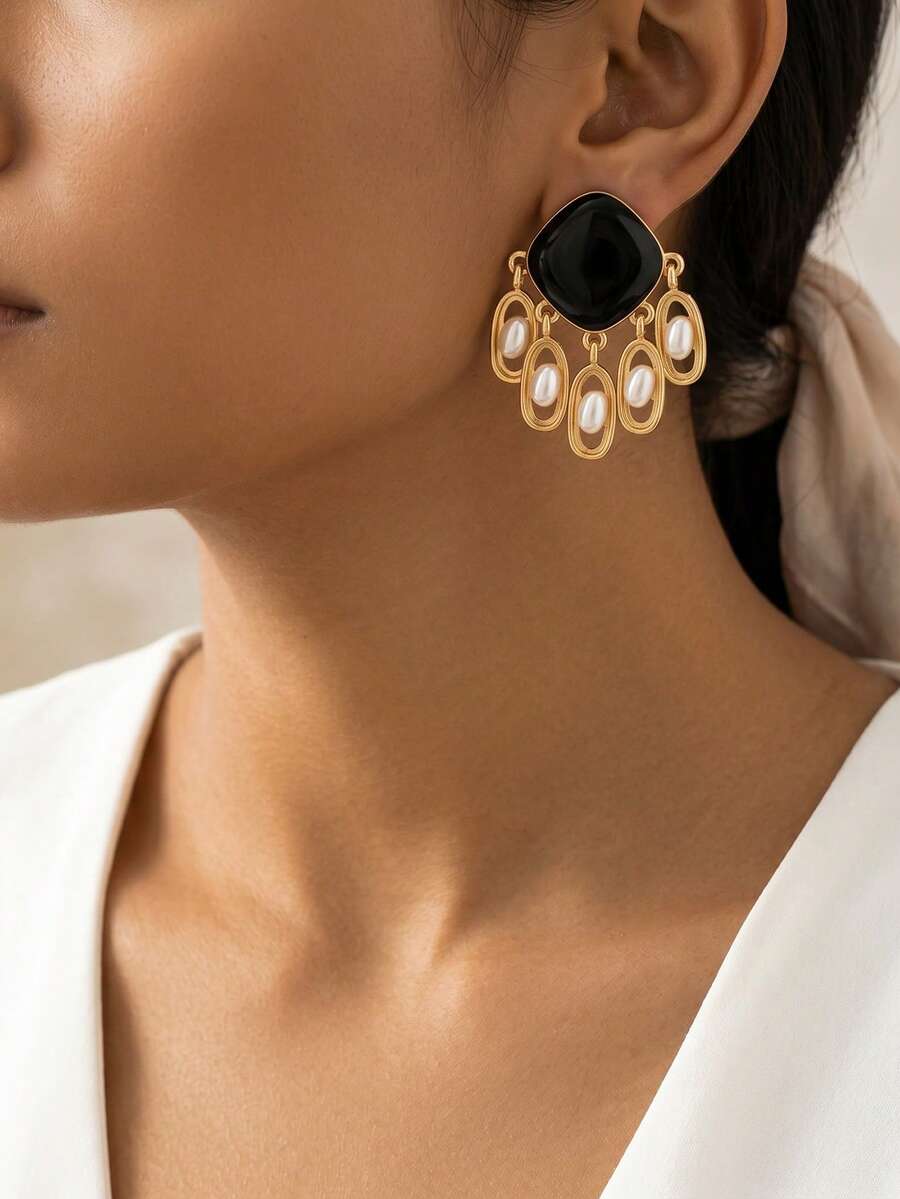 1 Pair Vintage Palace Style Black Square Oil Drop & Gold Pearl Tassel Earrings, Classic Black & Gold Color Scheme With Multi-Layered Draping Structure Design, Suitable For Women Seeking Elegant Elegant And Dramatic Styling, Combining Vintage Nobility With Contemporary Fashion Sense, Perfect For Urban Women Who Love Exquisite Details And Value Occasion Expression - Multicolor - View 1