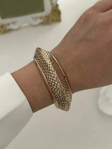 Vintage Snake Texture Open Cuff Bracelet, Niche Design Distressed Metal Snake Bone Wrist Ornament, Retro Snake Pattern Exaggerated Wide Bangle, Luxury Elegant Personalized Layered Hand Accessory - Multicolor - View 14