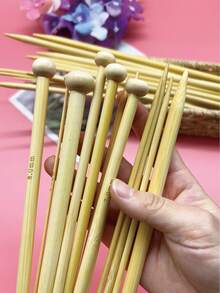 35cm 超長直編織針 2 件組，2.0–10.0mm 全尺寸範圍，淺色天然竹製一體成型，輕量且觸感溫潤光滑，適用於圍巾與帽子全幅編織，居家休閒 DIY 專用 - 竹白單尖毛衣針 - 查看 2