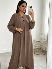 1 buah Gaun Abaya Sederhana Gaya Madinah, Pakaian Kasual Esensial, Busana Tradisional yang Indah, Desain Lipatan Depan yang Elegan - MultiWarna - View 2
