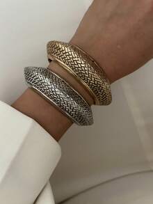 Vintage Snake Texture Open Cuff Bracelet, Niche Design Distressed Metal Snake Bone Wrist Ornament, Retro Snake Pattern Exaggerated Wide Bangle, Luxury Elegant Personalized Layered Hand Accessory - Multicolor - View 8