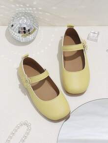 1 Pair Yellow Girls Flat Shoes, PU Flower Hook & Loop Adjustable Size Design, Round Toe, TPR Non-Slip Lightweight Comfortable Shoes, Solid Color Fashion Ballet Shoes, Suitable For 5-14 Years Old Girls, Home, School, Holiday, Formal, Performance - Yellow - View 3
