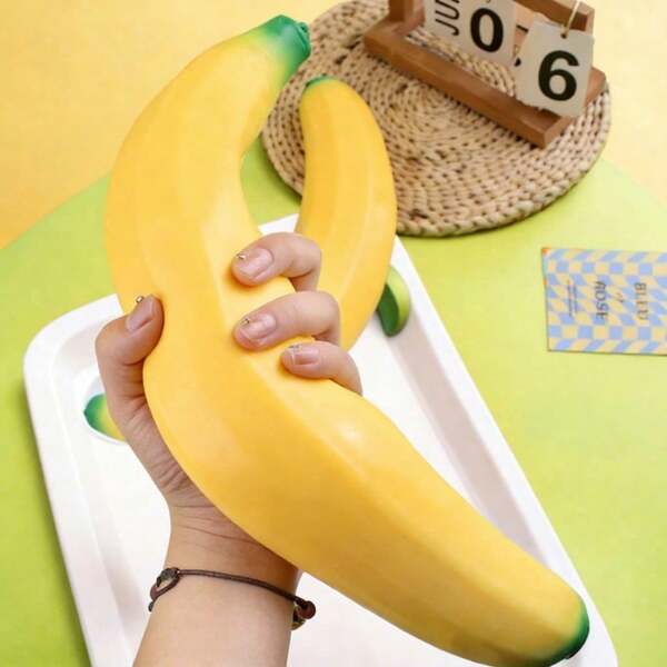 Banane géante squishy, soulage l'anxiété et améliore la concentration, parfait pour les cadeaux de vacances, cadeaux amusants et mignons, cadeaux d'anniversaire, cadeaux de Pâques, cadeaux d'Halloween, cadeaux de Noël, cadeaux de fête, squishy, jouets squishy, jouet anti-stress squishy, squishy dumpling, jouets pour adultes femmes