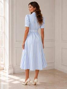 Luxury Women's Midi Shirt Dress, Striped In Blue And White, With Puff Sleeves And Belt, Perfect For A Chic Summer Look. - 淺藍色 - 查看 4