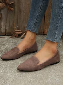 Plus Size 35-45 Women's Fashion Flat Hollow-Out Slip-On Shoes, Comfortable Non-Slip Breathable Casual Loafers, Lightweight Versatile Pointed Toe Soft Sole Pumps, Chocolate Brown Solid Color, Suitable For Spring Summer Autumn Winter, For Wide Feet Please Size Up, Fabric Batch Differences May Cause Slight Color Variation - Brown - View 3