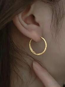 1 Pair Glittery Gold Hoop Earrings For Women, Shiny Minimalist Plain Circle Earrings, Summer Ins Style High-End Daily Wear - Gold - View 3
