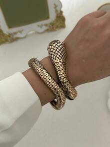 Vintage Snake Texture Open Cuff Bracelet, Niche Design Distressed Metal Snake Bone Wrist Ornament, Retro Snake Pattern Exaggerated Wide Bangle, Luxury Elegant Personalized Layered Hand Accessory - Multicolor - View 12