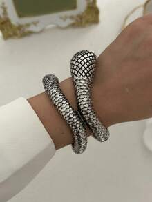 Vintage Snake Texture Open Cuff Bracelet, Niche Design Distressed Metal Snake Bone Wrist Ornament, Retro Snake Pattern Exaggerated Wide Bangle, Luxury Elegant Personalized Layered Hand Accessory - Multicolor - View 13