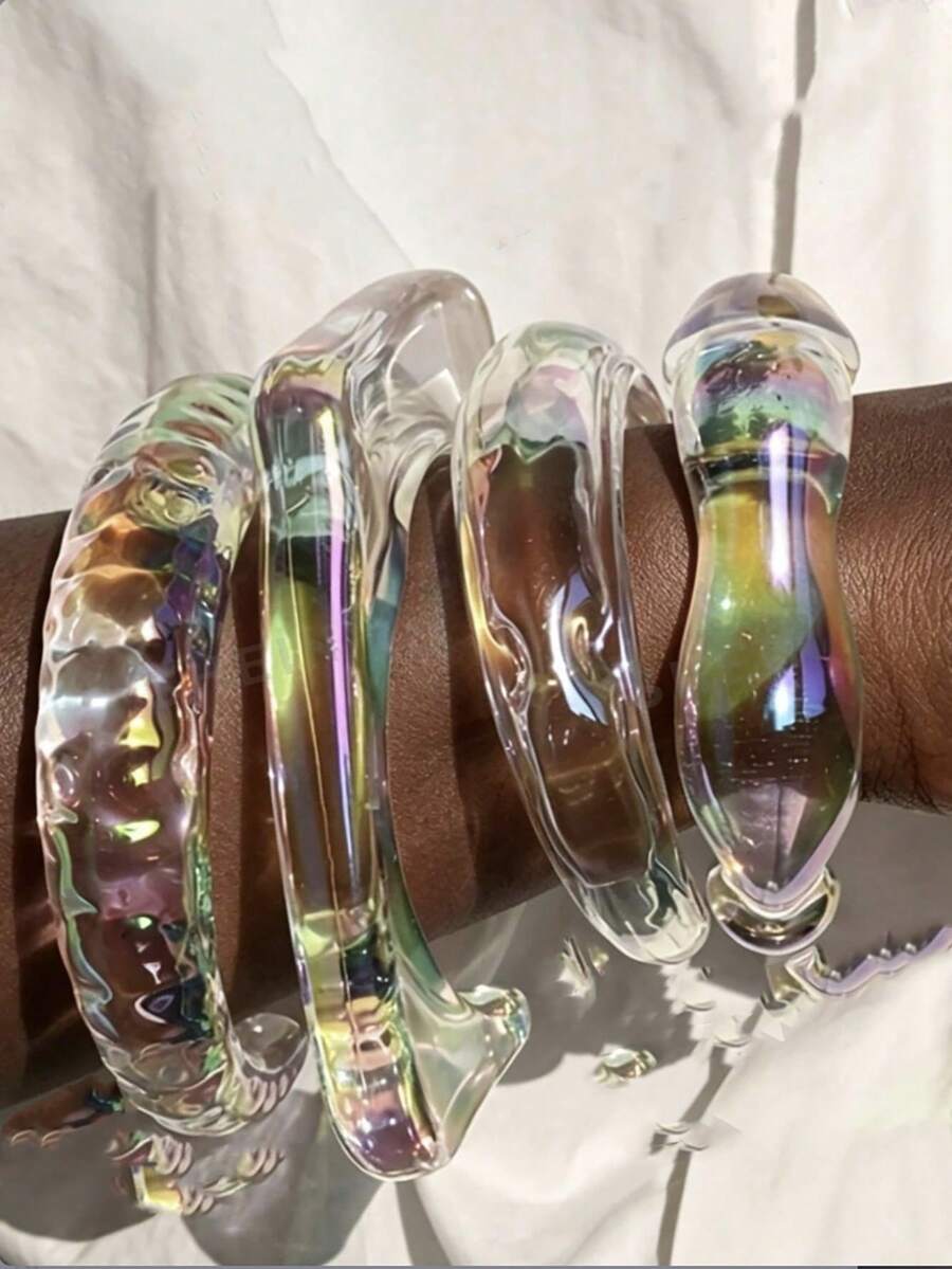 A Set Of 4 Stylish And Minimalist Geometric Colorful Bracelets, Suitable For Daily Wear, Vacation, Sunbathing On The Beach, And Festive Occasions - Clear - View 1