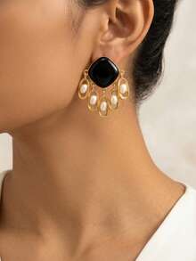 1 Pair Vintage Palace Style Black Square Oil Drop & Gold Pearl Tassel Earrings, Classic Black & Gold Color Scheme With Multi-Layered Draping Structure Design, Suitable For Women Seeking Elegant Elegant And Dramatic Styling, Combining Vintage Nobility With Contemporary Fashion Sense, Perfect For Urban Women Who Love Exquisite Details And Value Occasion Expression - Multicolor - View 5