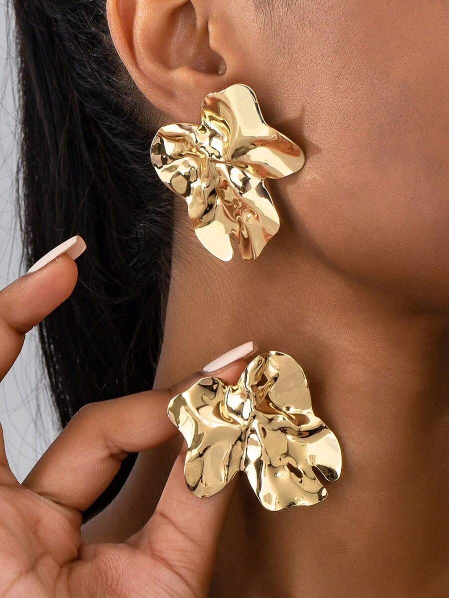 1 Pair Exaggerated Geometric Asymmetrical Pleated Stud Earrings For Women, Fashionable And Photogenic, Suitable For Daily Wear, Vacation Outfits Or Gifts. - Gold - View 1