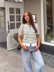 女款圓領對比條紋彩色鈕扣短袖春夏休閒針織開襟衫，可愛青春百搭時尚必備 - 黑與白 - 查看 4