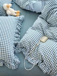 Set Sprei Selimut Minimalis Motif Kotak-kotak Kecil Warna Biru dengan Pinggiran Bergelombang, Nyaman, Lembut, dan Ramah Kulit, 3 Buah (1*Sprei Selimut + 2*Sarung Bantal, Tanpa Isi), Cocok untuk Kamar Tidur, Kamar Tamu, Dapat Dicuci dengan Mesin, Sepanjang Musim - Dusty Blue - View 2