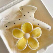 2pcs/1pc Women's Acrylic Polka Dot Yellow Marble Print Hawaiian Style Floral Hair Clip Minimalist (Random Polka Dot Pattern) - Multicolor - View 4