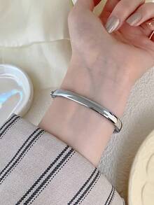 1件女款橢圓形銀色黑色方形金色錶盤石英休閒手錶，適合日常佩戴 - 黑色 - 查看 5