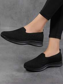 New Plus Size Soft Soled Lightweight Mesh Breathable Sports And Leisure Women's Shoes, All Black Work Shoes, Walking Shoes, Men's Casual Sports Shoes - Black - View 2