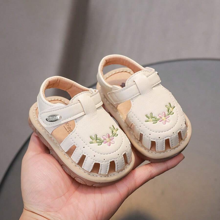 1双婴儿软底舒适卡通吱吱叫鞋/凉鞋，春夏款