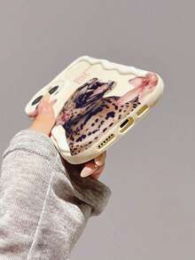 虎紋彩繪米色奶油波浪邊極簡防震厚手機保護殼 印花款 適用於 Ip 17 Ip 17pro Ip 17promax Iphone16/Iphone16pro/Iphone16promax/IPhone16plus/Iphone15 XR /7/8 Iphone15Promax/12PROMAX/13PROMAX/14PROMAX 13 14 11 12p14 女款 P11 軟殼 P12 防震 XS.XR /78P.78GES2，手機保護殼 - 彩色 - 查看 4