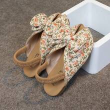 1 Pair Girls' Flat Slippers 2026 New Fashion Floral Peep Toe Suede Versatile Princess Sandals - Beige - View 4