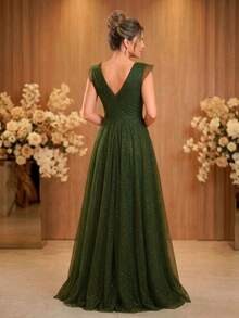 Grife Velasco Elegant Long Party Dress For Bridesmaids, Wedding, With Glitter, Ruffles, And Short Sleeves. - 橄欖綠 - 查看 4