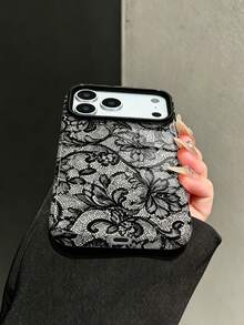 Étui de téléphone à coque dure mate avec motif de dentelle noire vintage, couverture complète, design à grands trous, compatible avec iPhone 17 Pro, 16 Pro, 16e, 15 Pro, 14, 13, 12, 11, XR et XS Max. Design de mode haut de gamme amusant et élégant, article de mode d'été, cadeau parfait pour la petite amie, convient pour Noël, la Saint-Valentin, Pâques, la saison des mariages, les anniversaires et autres occasions - Noir - Voir 5