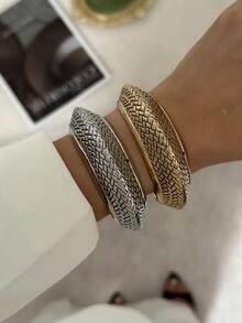 Vintage Snake Texture Open Cuff Bracelet, Niche Design Distressed Metal Snake Bone Wrist Ornament, Retro Snake Pattern Exaggerated Wide Bangle, Luxury Elegant Personalized Layered Hand Accessory - Multicolor - View 7