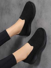 New Plus Size Soft Soled Lightweight Mesh Breathable Sports And Leisure Women's Shoes, All Black Work Shoes, Walking Shoes, Men's Casual Sports Shoes - Black - View 5