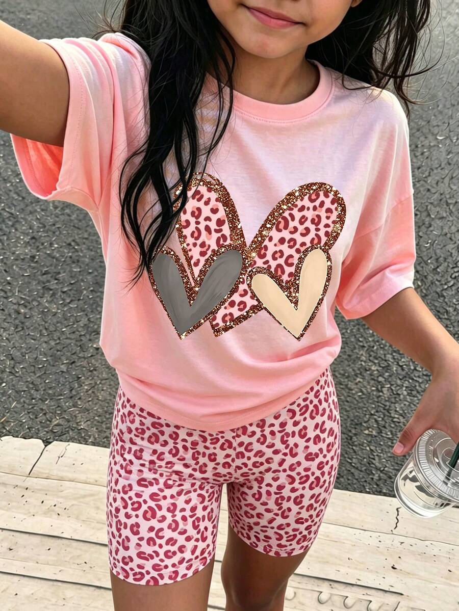 2件組 Coquette 青少年女孩套裝，豹紋雙心印花 T-shirt 與休閒短褲，柔軟休閒夏季街頭穿搭 - 粉色 - 查看 1