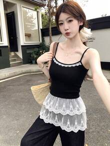 夏季甜美性感黑色修身吊帶背心，蕾絲飾邊下擺分層設計，露腰顯瘦可愛辣妹內搭上衣休閒款 - 黑色 - 查看 5