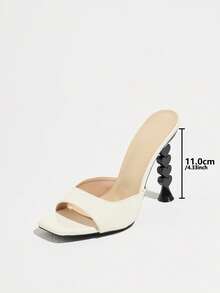Jin Bei Qi Chaussures mules à talon haut pour femmes, bout carré, bout ouvert, bride unique, texture premium, sexy et à la mode, vintage décontracté, teint flatteur, mélangeant la modernité et l'élégance française, convient pour le port en extérieur en été, les fêtes, les rassemblements, les soirées mondaines, les activités de plein air, les boîtes de nuit, assorties aux sandales à talon haut asymétrique vert olive en forme de cœur - Nude - Voir 5