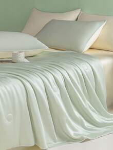 1pc Lightweight Luxurious Quilt, Suitable For All Seasons, Thin, Washable, Machine Washable, Air Conditioning Quilt - Mint Green - View 11