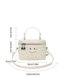 這是一款簡約純色方形托特包，方盒包造型，PU皮革材質，飾有仿珍珠裝飾，適合日常使用與上班，可收納手機與口紅，適用於女性、大學生、上班族、專業人士、商務出差者與通勤族 - 白色 - 查看 5
